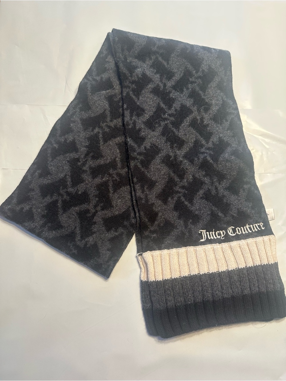 Juicy Couture Black & Cream Logo Knit Scarf with Pattern